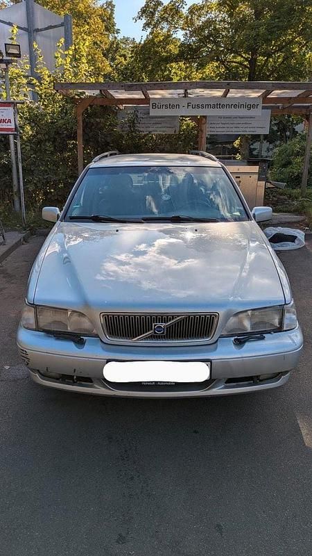 Silber Gebraucht 1999 Volvo V70 Kombi | 950 € - Bild 1/4