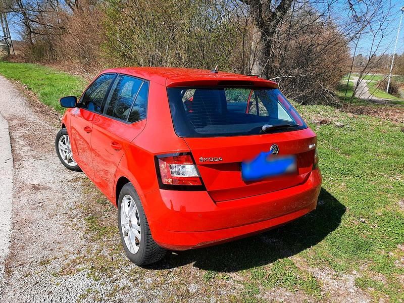 Gebraucht Skoda Fabia 90 PS (66 kW) 2014 Rot Kleinwagen
