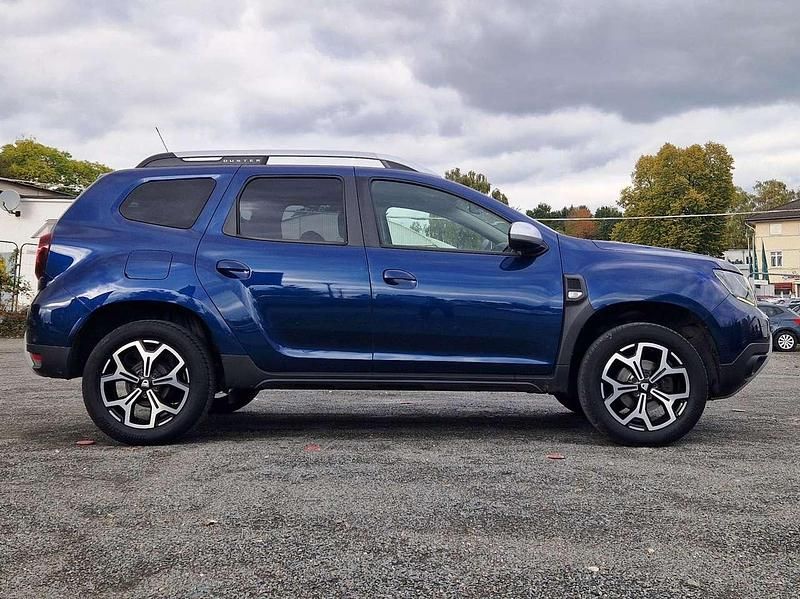 Gebraucht Dacia Duster Prestige 131 PS (96 kW) 2019 Blau cosmos (metallic) SUV