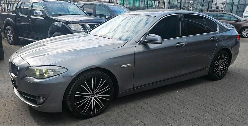 Second-hand BMW 520 184 CP (135 kW) 2011 Gri Berlinǎ