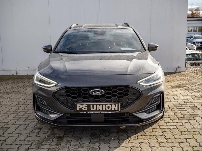 Gebraucht Ford Focus ST-Line 116 PS (85 kW) 2023 Grau / magnetic grau (metallic) Kombi
