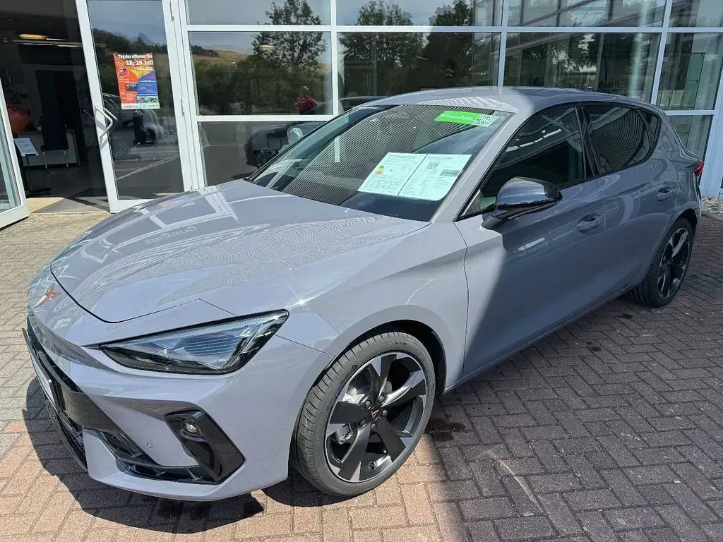 Neu Cupra Leon 150 PS (110 kW) 2026 Grau Limousine