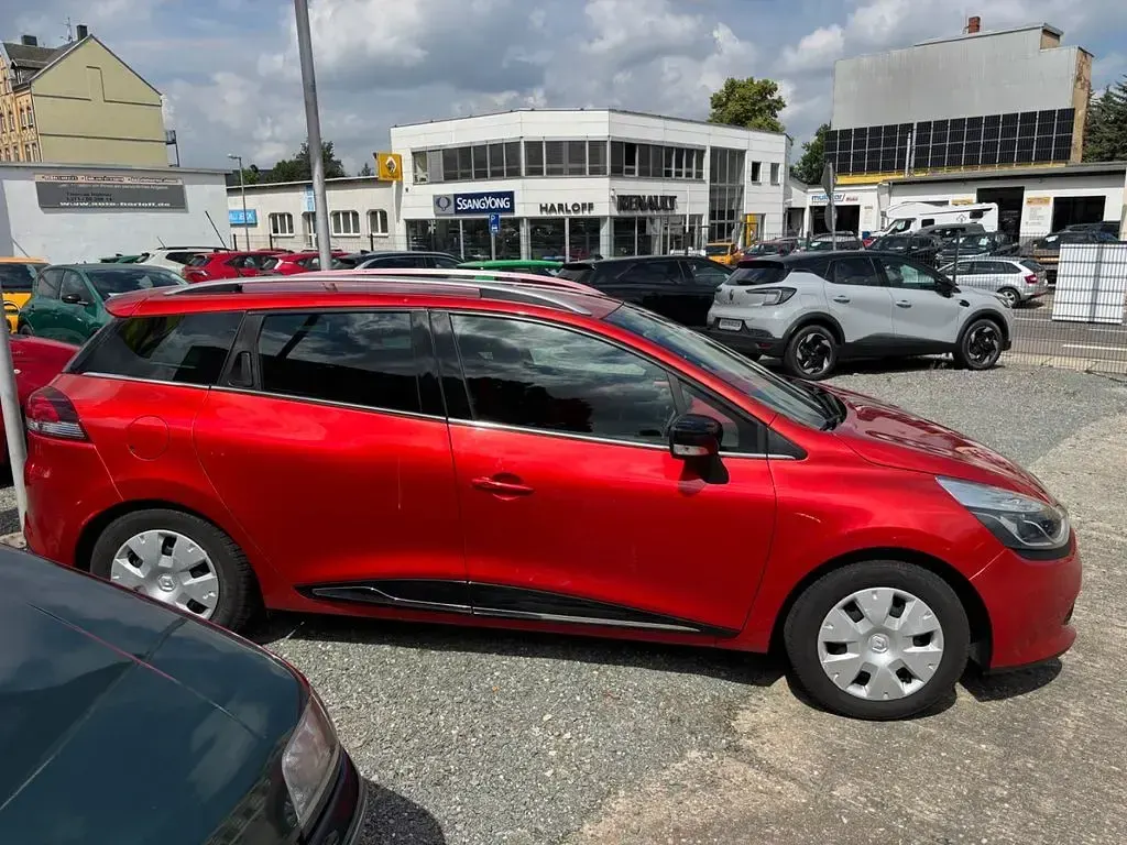 Gebraucht Renault Clio IV Luxe 90 PS (66 kW) 2015 Rot Limousine
