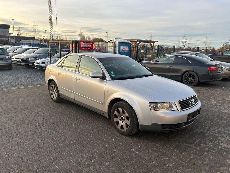 Silber Gebraucht 2003 Audi A4 Limousine | 599 € (Superpreis) - Bild 1/4