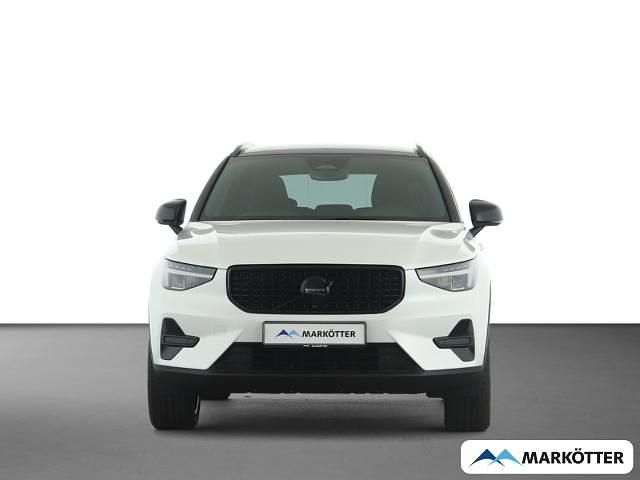 Neu Volvo XC40 Plus 163 PS (119 kW) 2026 Weiss SUV