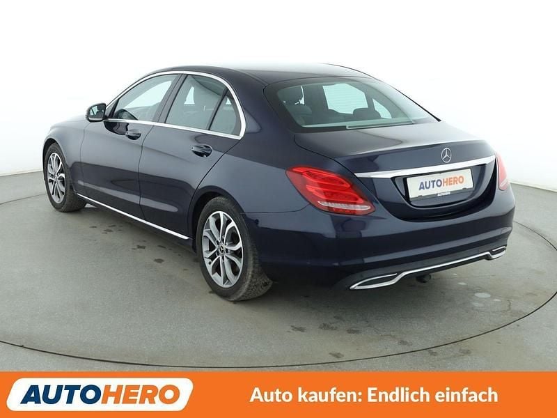 Gebraucht Mercedes C220 Avantgarde 170 PS (125 kW) 2018 Blau Limousine