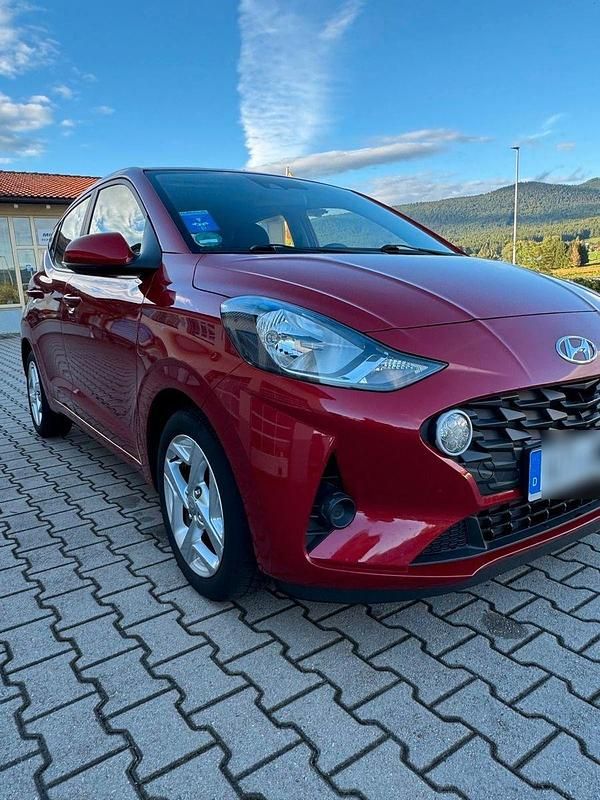 Rot Gebraucht 2021 Hyundai i10 Trend Kleinwagen | 12.890 € (Guter Preis) - Bild 1/4