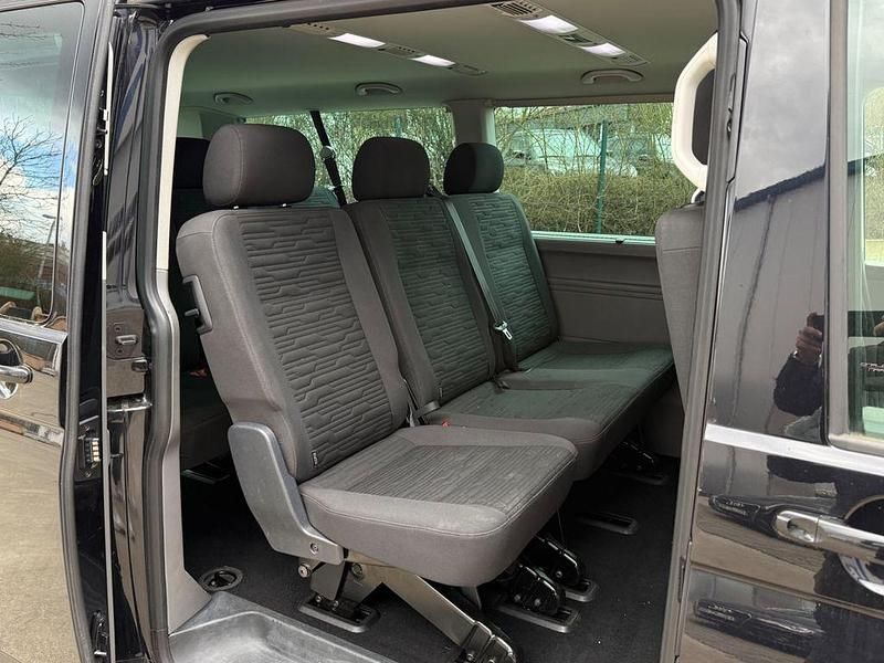 Gebraucht VW Caravelle Comfortline 150 PS (110 kW) 2021 Deep black perleffekt Van / Kleinbus