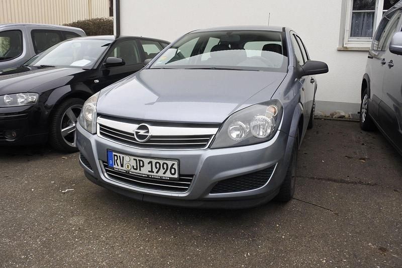 Gebraucht Opel Astra Selection 116 PS (85 kW) 2009 Silber Kombi
