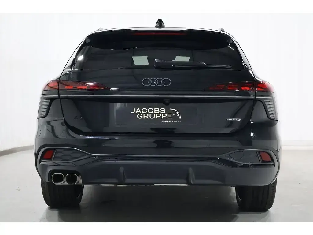 Neu Audi A6 Edition .1 220 PS (161 kW) 2026 Schwarz Kombi