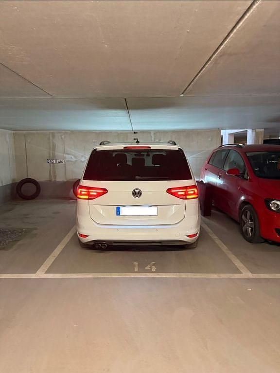 Gebraucht VW Touran Comfortline 150 PS (110 kW) 2016 Weiß Van / Kleinbus