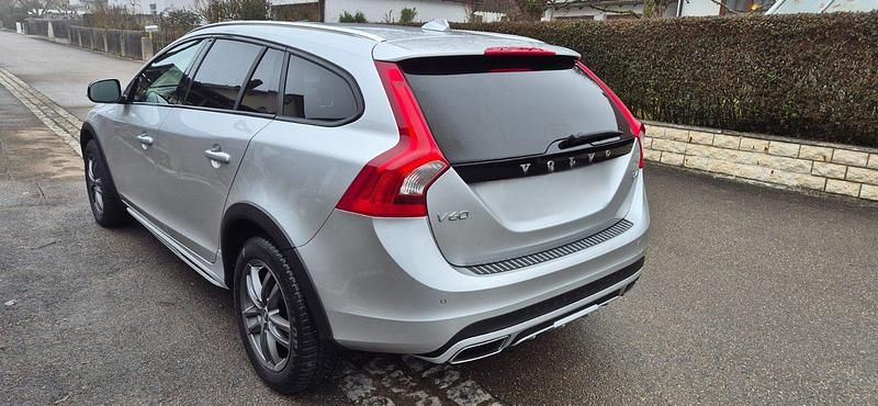 Gebraucht Volvo V60 CC 200 PS (147 kW) 2017 Silber Kombi