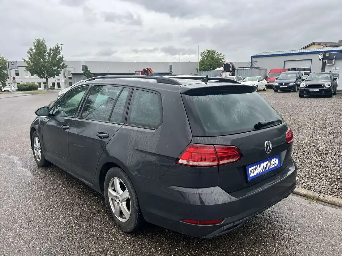 Gebraucht VW Golf VII 116 PS (85 kW) 2018 Grau Kombi