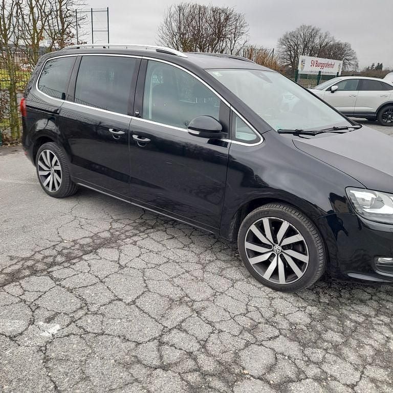Gebraucht VW Sharan Comfortline 184 PS (135 kW) 2017 Schwarz Van / Kleinbus