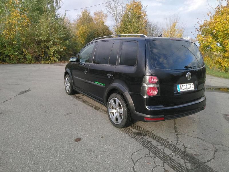 Gebraucht VW Touran Cross 140 PS (102 kW) 2009 Schwarz Van / Kleinbus