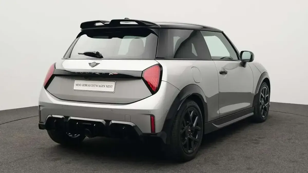 Używany Mini John Cooper Works 231 KM (169 kW) 2025 Szary Hatchback