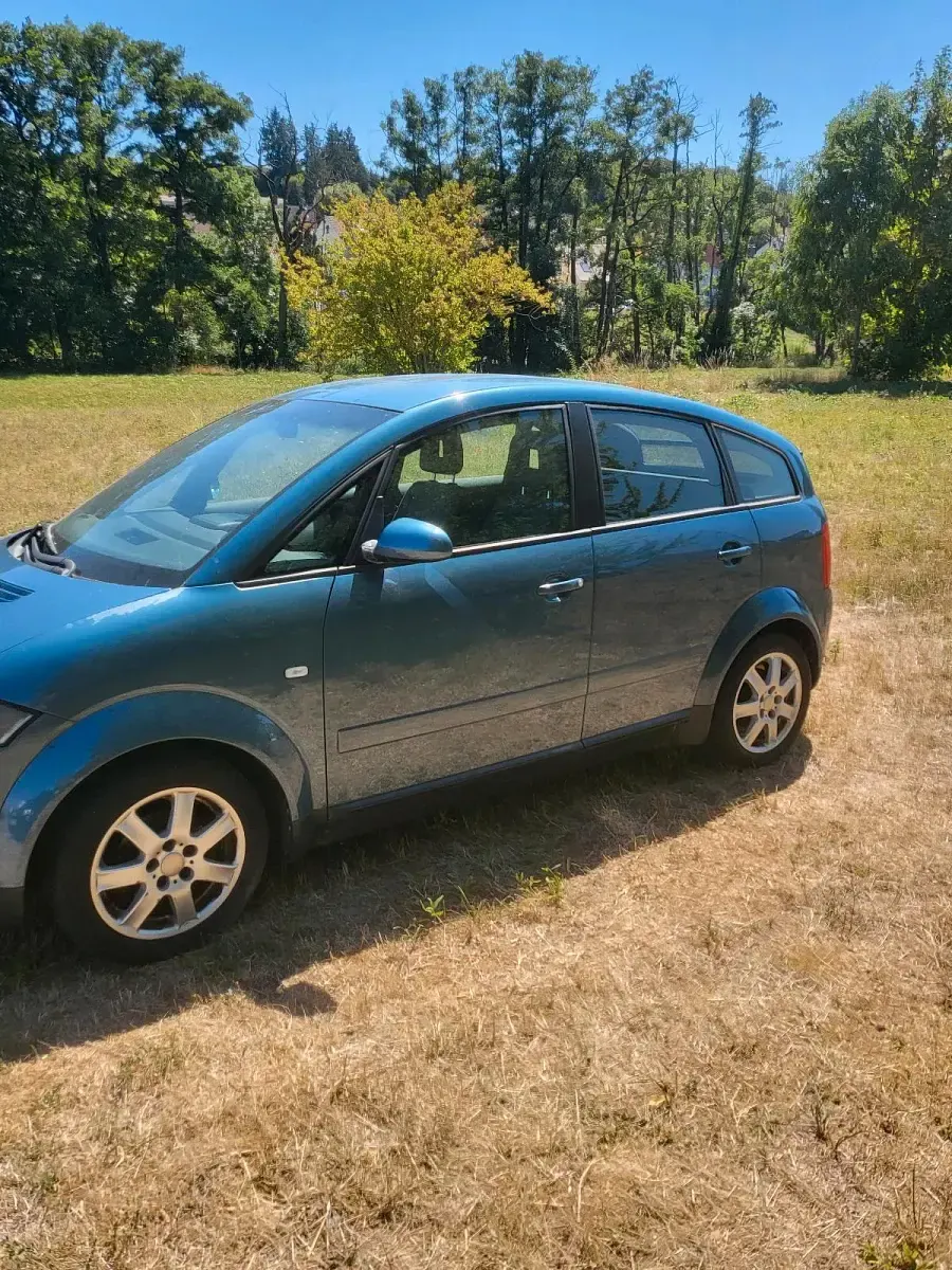 Gebraucht Audi A2 75 PS (55 kW) 2001 Blau Kleinwagen
