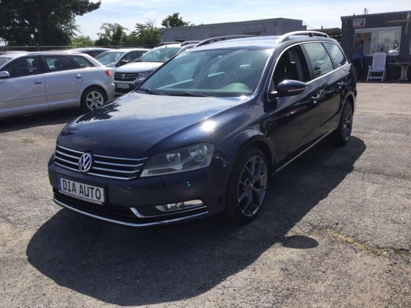 Blau Gebraucht 2012 VW Passat Comfortline Kombi | 4.799 € (Fairer Preis) - Bild 1/4