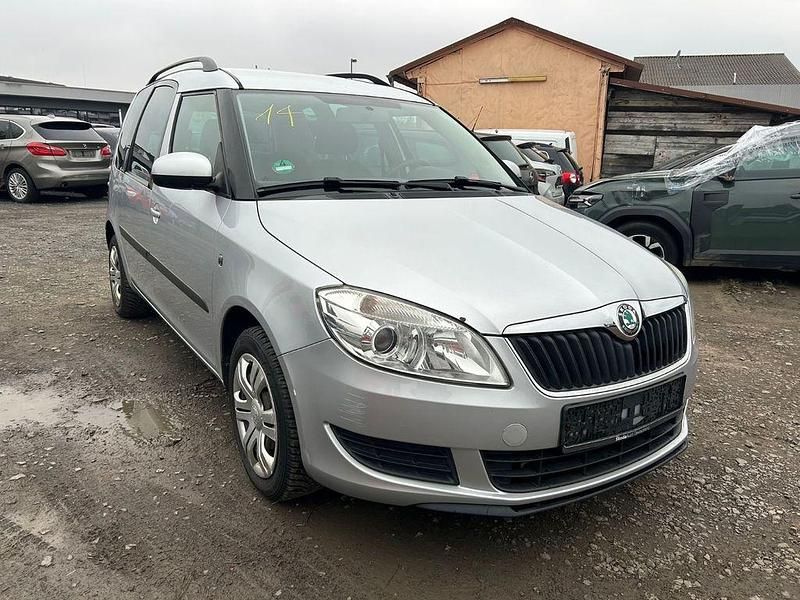 Silber Gebraucht 2011 Skoda Roomster Plus Edition Van / Kleinbus | 3.350 € (Superpreis) - Bild 1/4