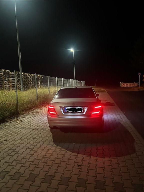 Gebraucht Mercedes C180 Avantgarde 156 PS (114 kW) 2013 Silber Limousine