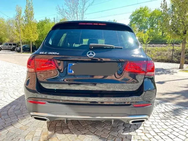 Gebraucht Mercedes GLC300 AMG line 211 PS (155 kW) 2020 Schwarz SUV