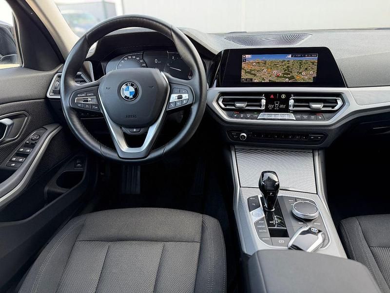 Gebraucht BMW 320 Sport Line 190 PS (139 kW) 2021 Schwarz Limousine