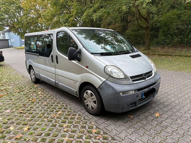 Grau Gebraucht 2004 Opel Vivaro Van | 2.300 € (Superpreis) - Bild 1/4