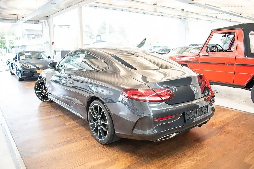 Gebraucht Mercedes C200 AMG 184 PS (135 kW) 2021 Grau Coupé