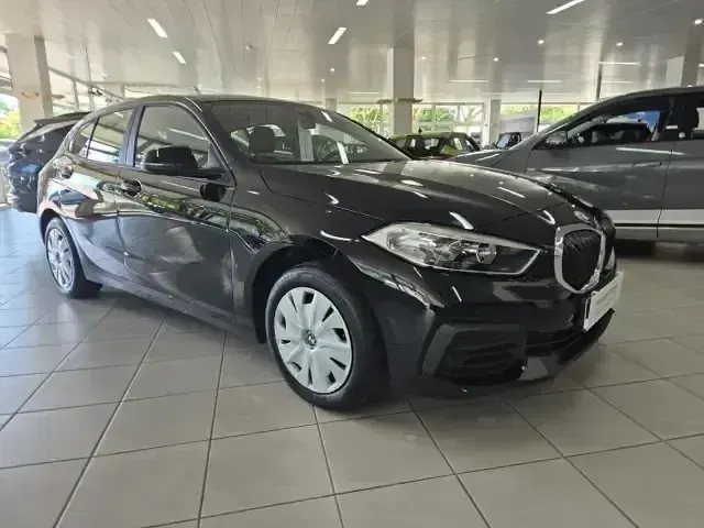 Käytetty BMW 116 Performance 109 HP (80 kW) 2023 Musta Viistoperä