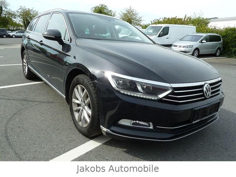 Gebraucht VW Passat Highline 150 PS (110 kW) 2019 Schwarz Kombi