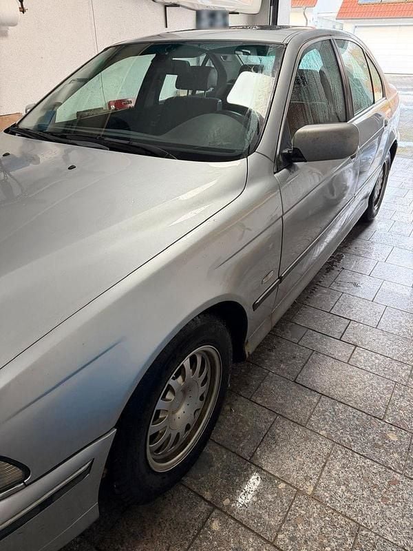 Gebraucht BMW 528 193 PS (141 kW) 1996 Silber Limousine