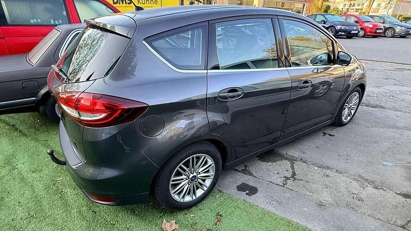 Second-hand Ford C-MAX Titanium 120 CP (88 kW) 2017 Auriu Monovolum