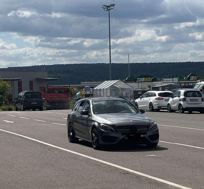 Grau Gebraucht 2016 Mercedes C43 AMG AMG Kombi | 26.750 € (Fairer Preis) - Bild 1/4