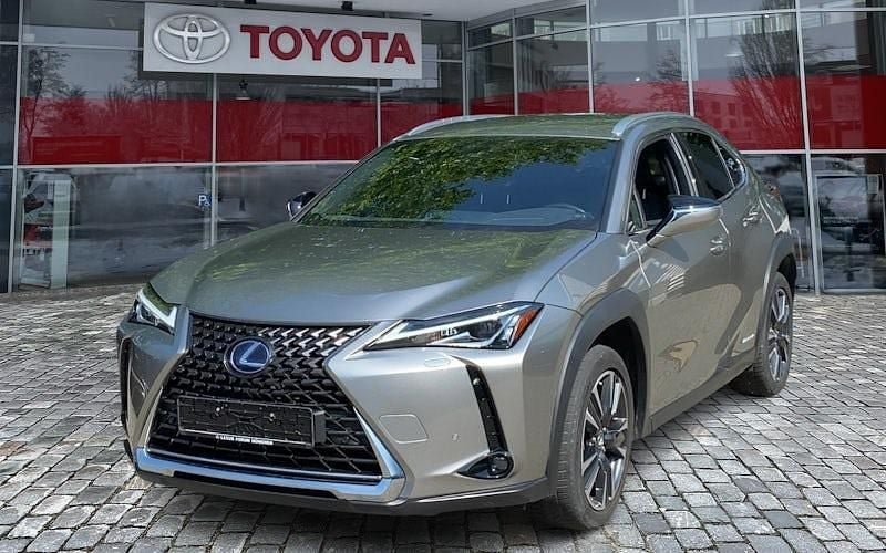 Titaniumsilber (metallic) Gebraucht 2021 Lexus UX 250h SUV | 25.990 € (Guter Preis) - Bild 1/4