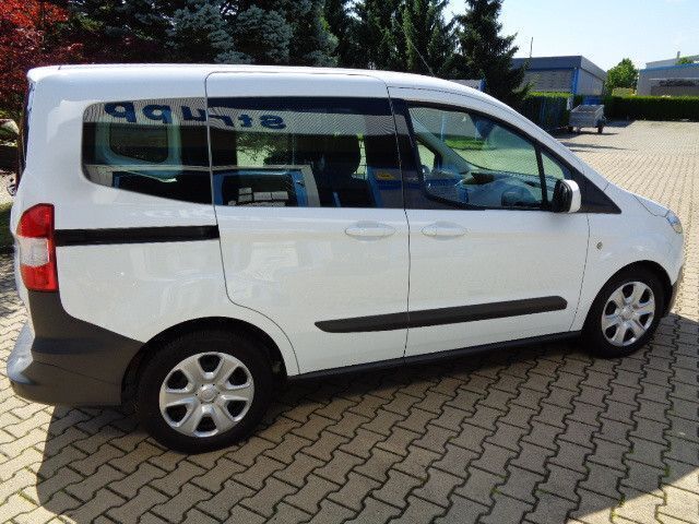 Gebraucht Ford Transit Trend 101 PS (74 kW) 2018 Frost weiß Van / Kleinbus