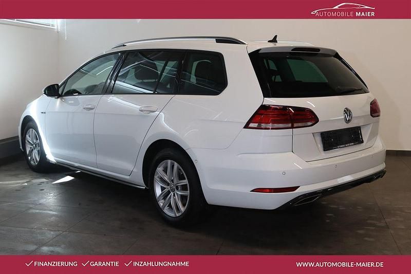 Gebraucht VW Golf VII R-line 150 PS (110 kW) 2021 Weiß Kleinwagen