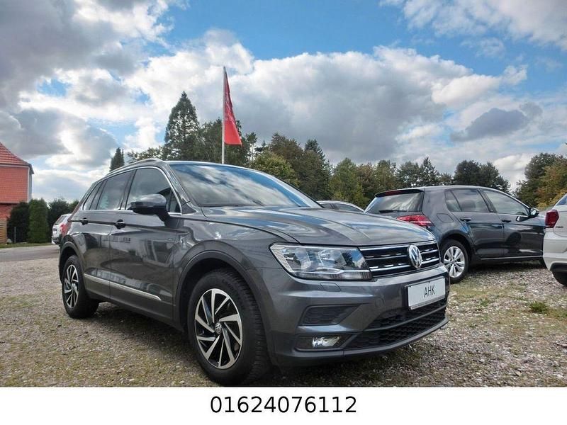 Grau Gebraucht 2018 VW Tiguan Join SUV | 16.900 € (Fairer Preis) - Bild 1/4