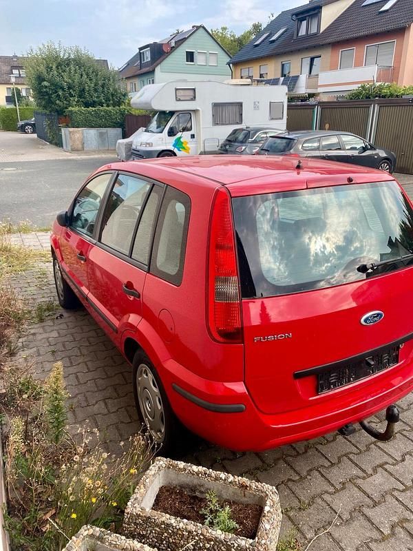 Rot Gebraucht 2005 Ford Fusion Kleinwagen | 1.650 € (Guter Preis) - Bild 1/4