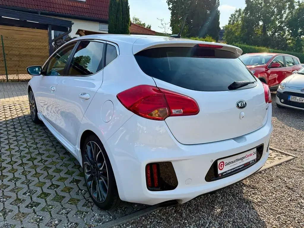 Gebraucht Kia Ceed GT GT 204 PS (150 kW) 2015 Weiß Limousine