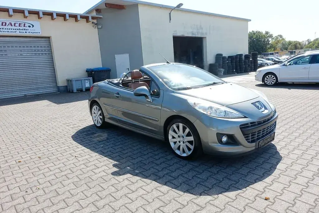 Gebraucht Peugeot 207 CC Allure 156 PS (114 kW) 2013 Grau Cabrio