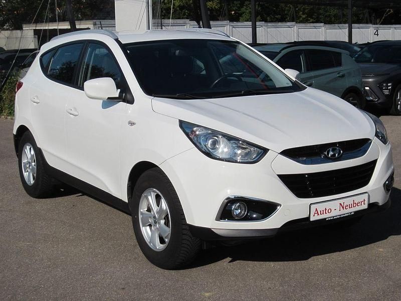 Weiß Gebraucht 2013 Hyundai ix35 Edition SUV | 9.550 € (Fairer Preis) - Bild 1/4