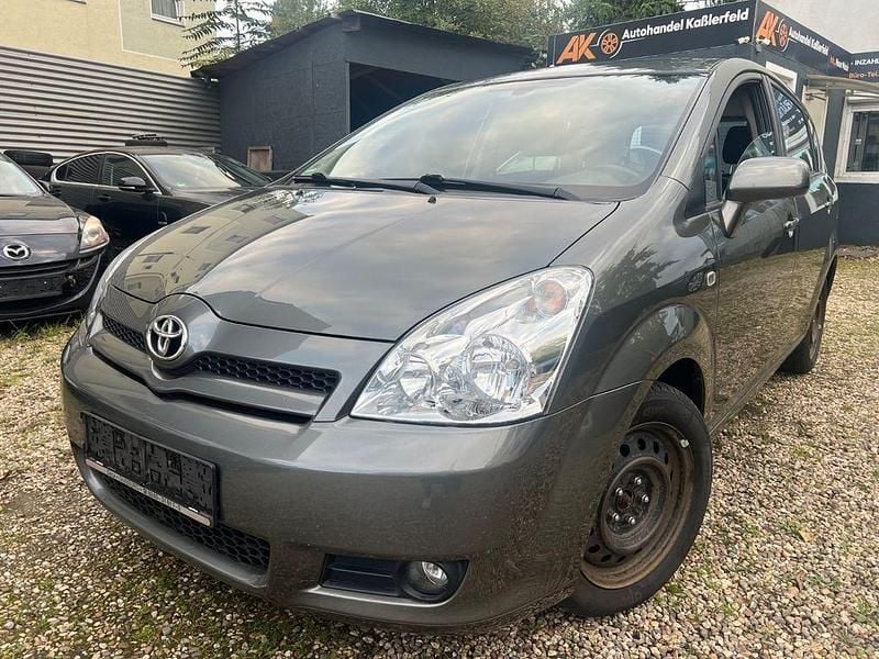 Grau Gebraucht 2006 Toyota Corolla Verso Sol Van / Kleinbus | 3.990 € (Fairer Preis) - Bild 1/4