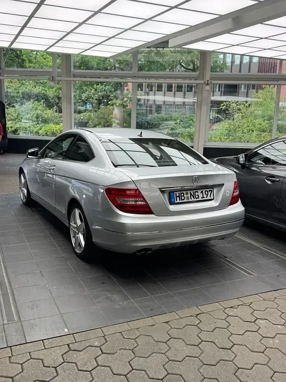 Gebraucht Mercedes C180 156 PS (114 kW) 2013 Silber Coupé