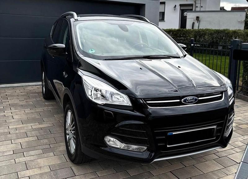 Schwarz Gebraucht 2014 Ford Kuga Titanium SUV | 10.000 € (Guter Preis) - Bild 1/4