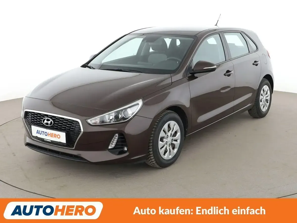 Gebraucht Hyundai i30 Select 120 PS (88 kW) 2018 Limousine
