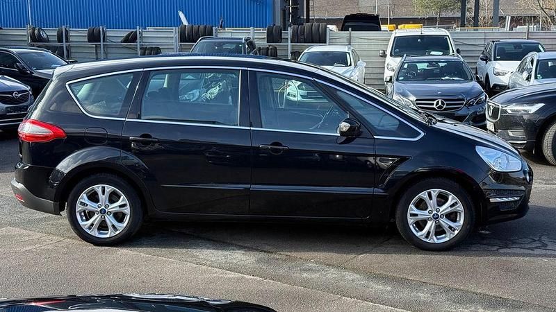 Gebraucht Ford S-MAX Titanium 140 PS (102 kW) 2010 Schwarz Van / Kleinbus
