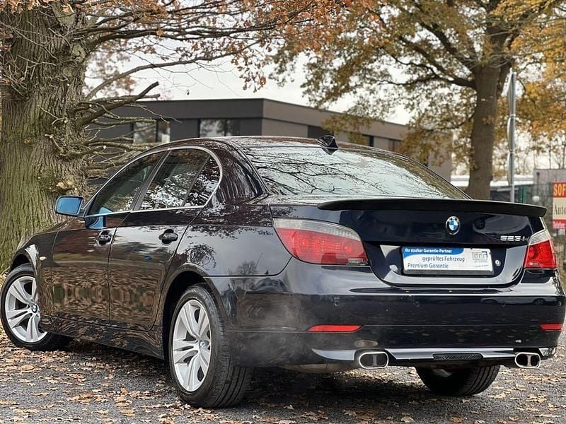 Gebraucht BMW 523 Advantage 177 PS (130 kW) 2006 Blau Limousine