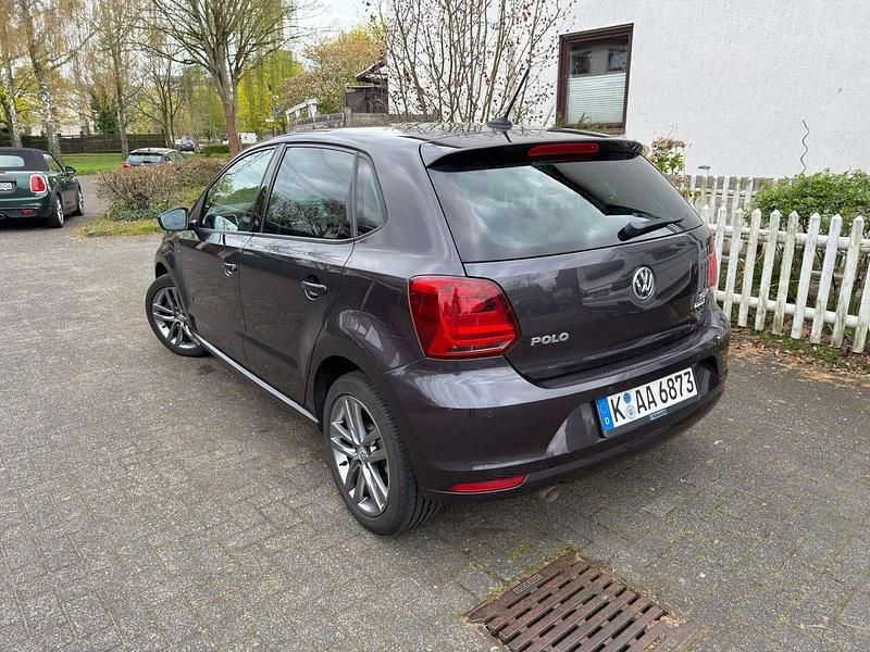 Gebraucht VW Polo LOUNGE 105 PS (77 kW) 2015 Grau Limousine