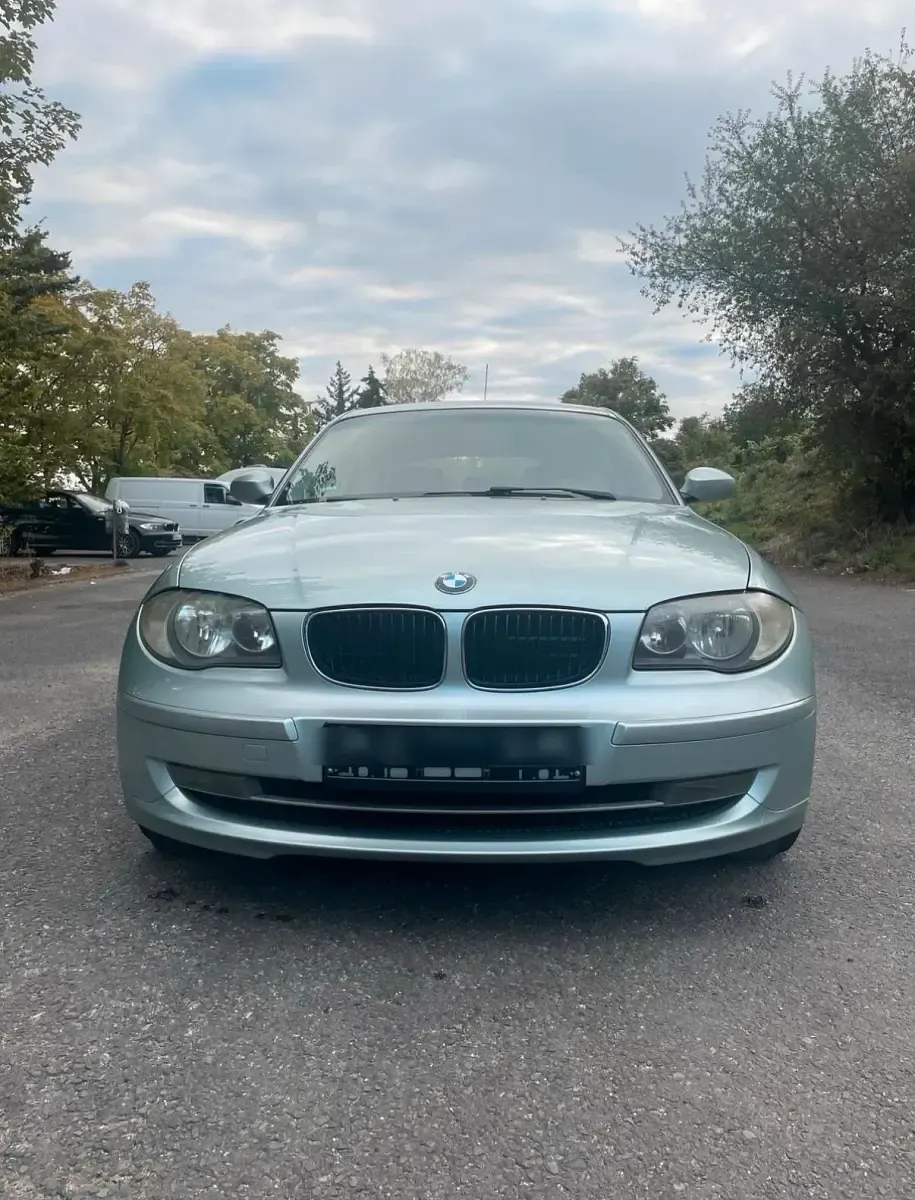 Używany BMW 118 Coupé 143 KM (105 kW) 2007 Srebrny Coupe