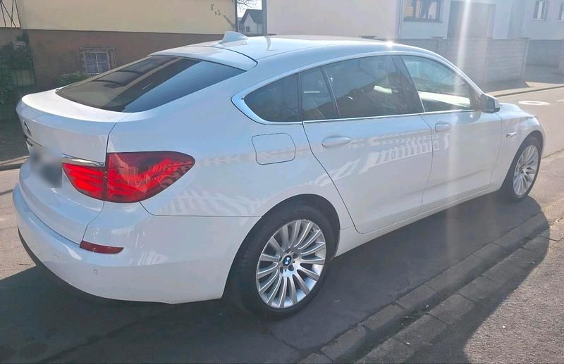 Gebraucht BMW 530 245 PS (180 kW) 2010 Weiß Limousine